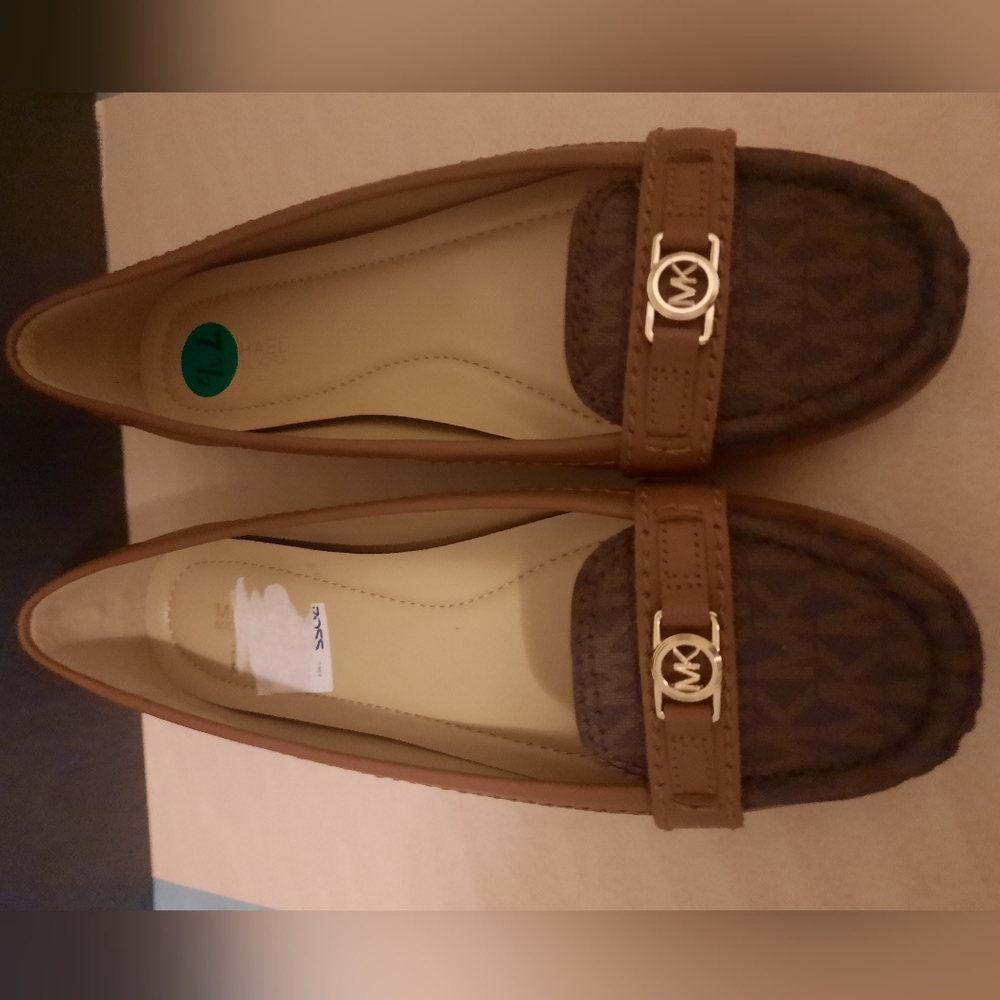 Michael Kors Tan and Brown Loafers Size 7.5 - Picture 6 of 6